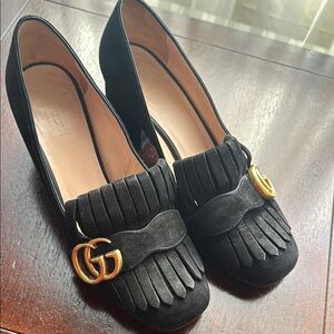 Gucci Women's Black Loafers with Gold Accent